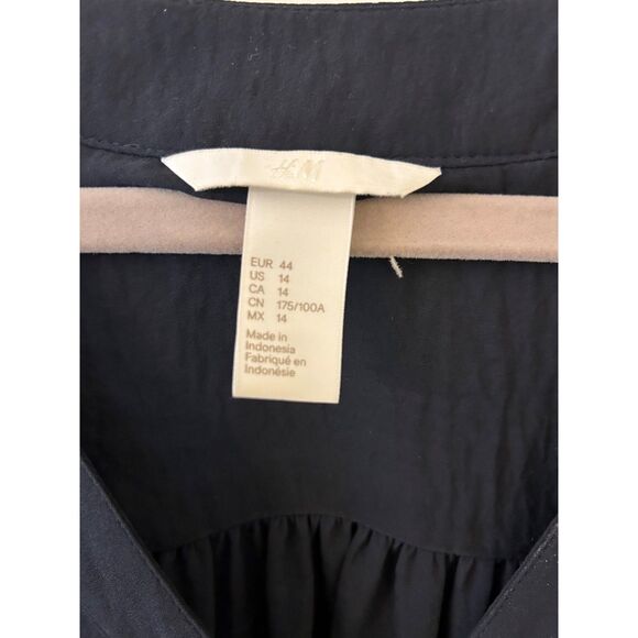 H & M Midnight Navy Blue Blouse - Size 14 - Picture 4 of 4